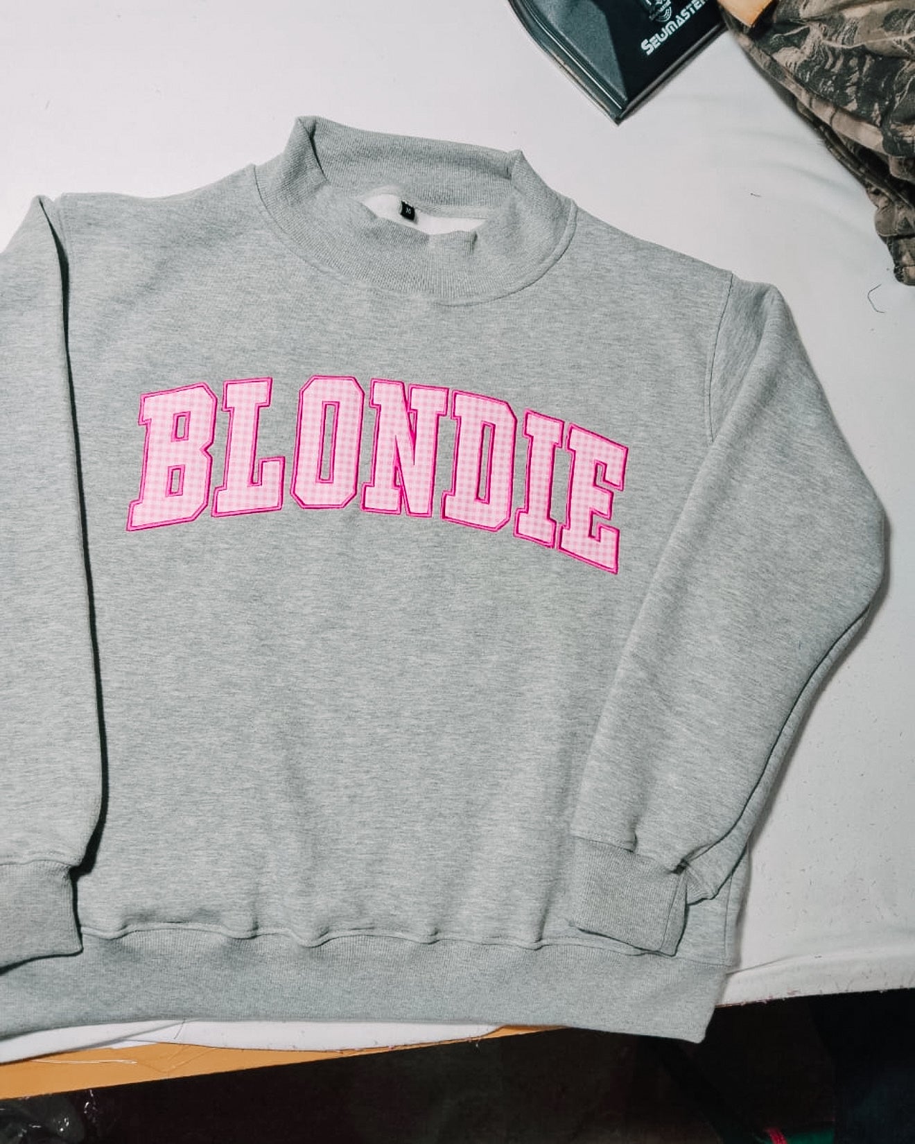 Blondie Mock neck